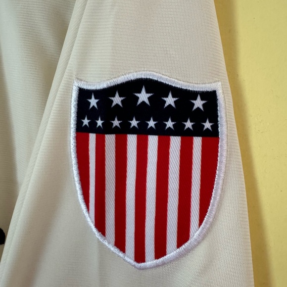 Boston Red Sox Women’s Celebration Jacket - Picture 4 of 10